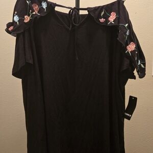 Torrid Black Floral Embroidered Women's Top